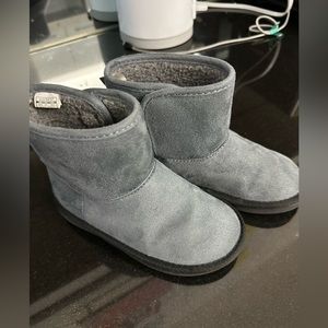 Carter’s grey toddler boy or girl fall boots size 10